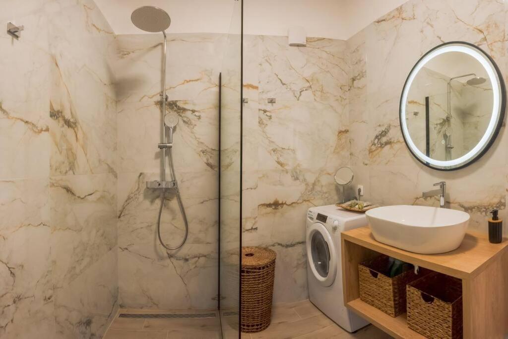 Luksuzni Apartman Ribica U Samom Centru Grada سبليت المظهر الخارجي الصورة
