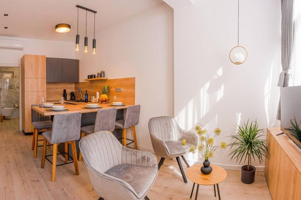 Luksuzni Apartman Ribica U Samom Centru Grada سبليت المظهر الخارجي الصورة